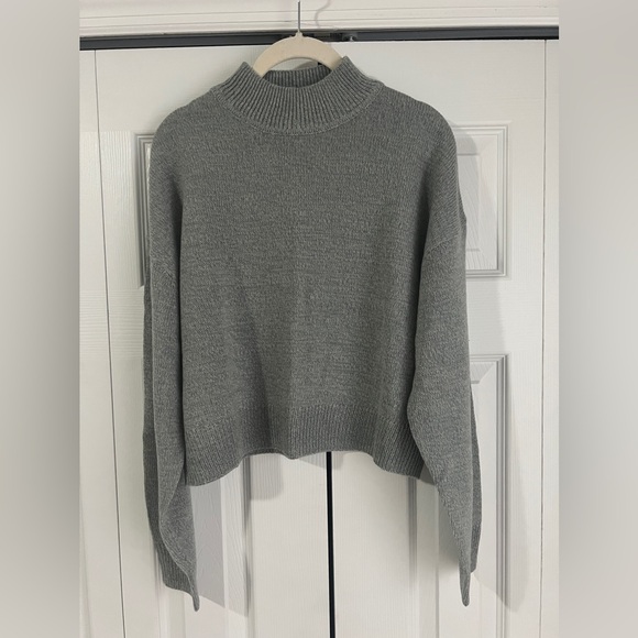 H&M sweater - Picture 1 of 6